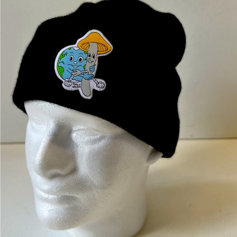 BLACK EARTHLING BEANIE